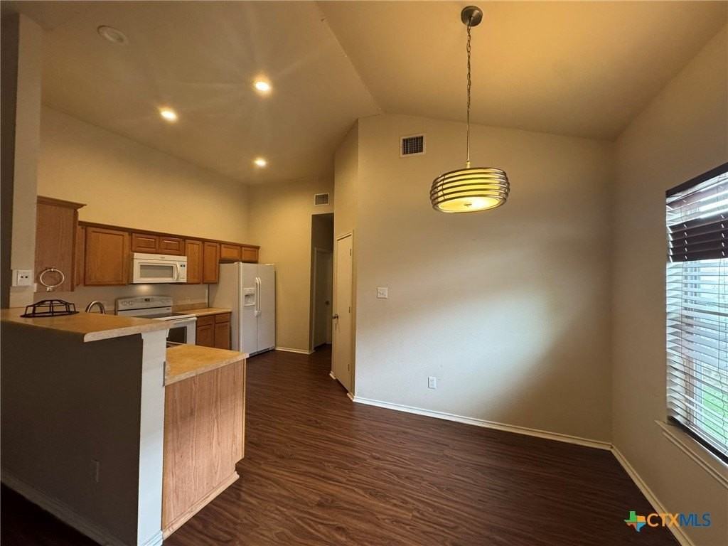 248 Rosalie Dr Unit B - Photo 3 of 13