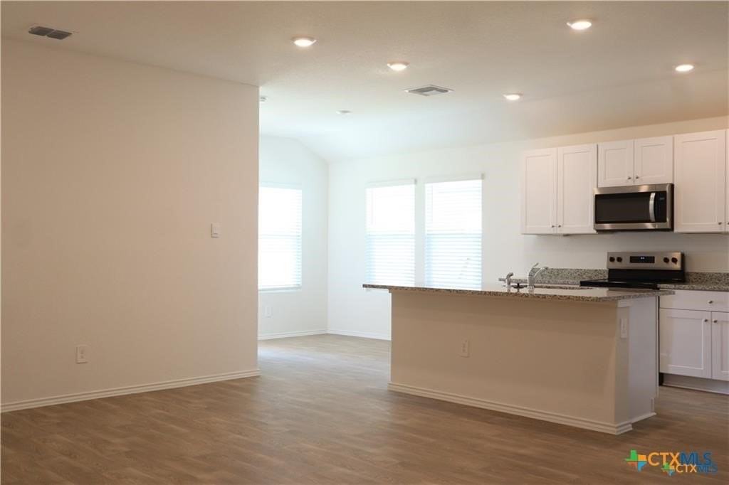 1060 Pronghorn Trl - Photo 2 of 22