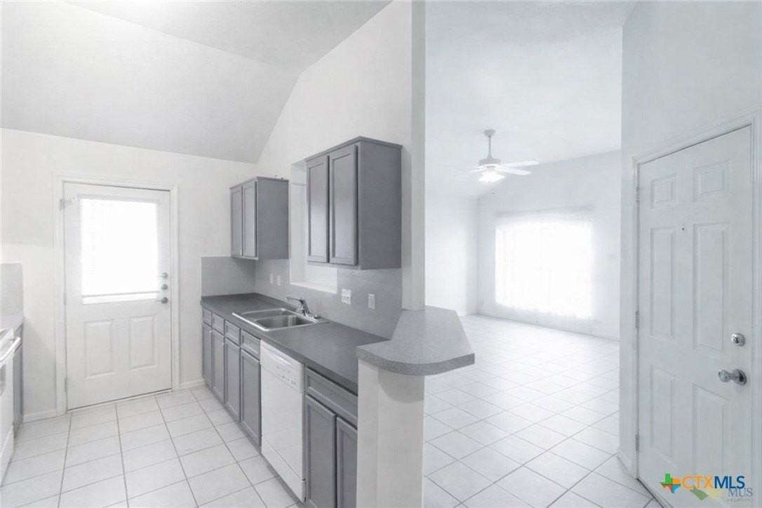 3603 Woodrow Dr Unit B - Photo 5 of 15