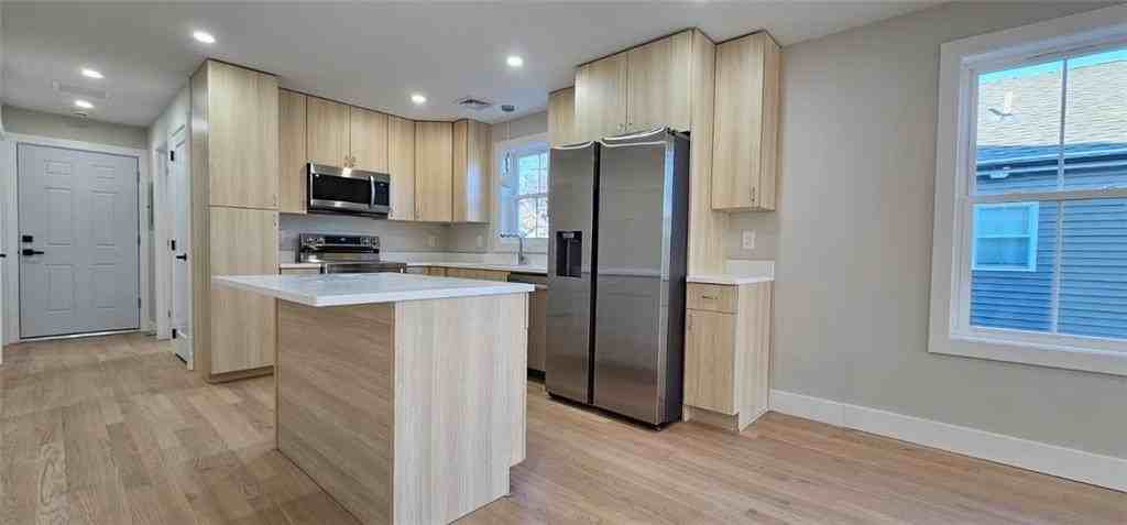 137 Stanwood St - Photo 2 of 13