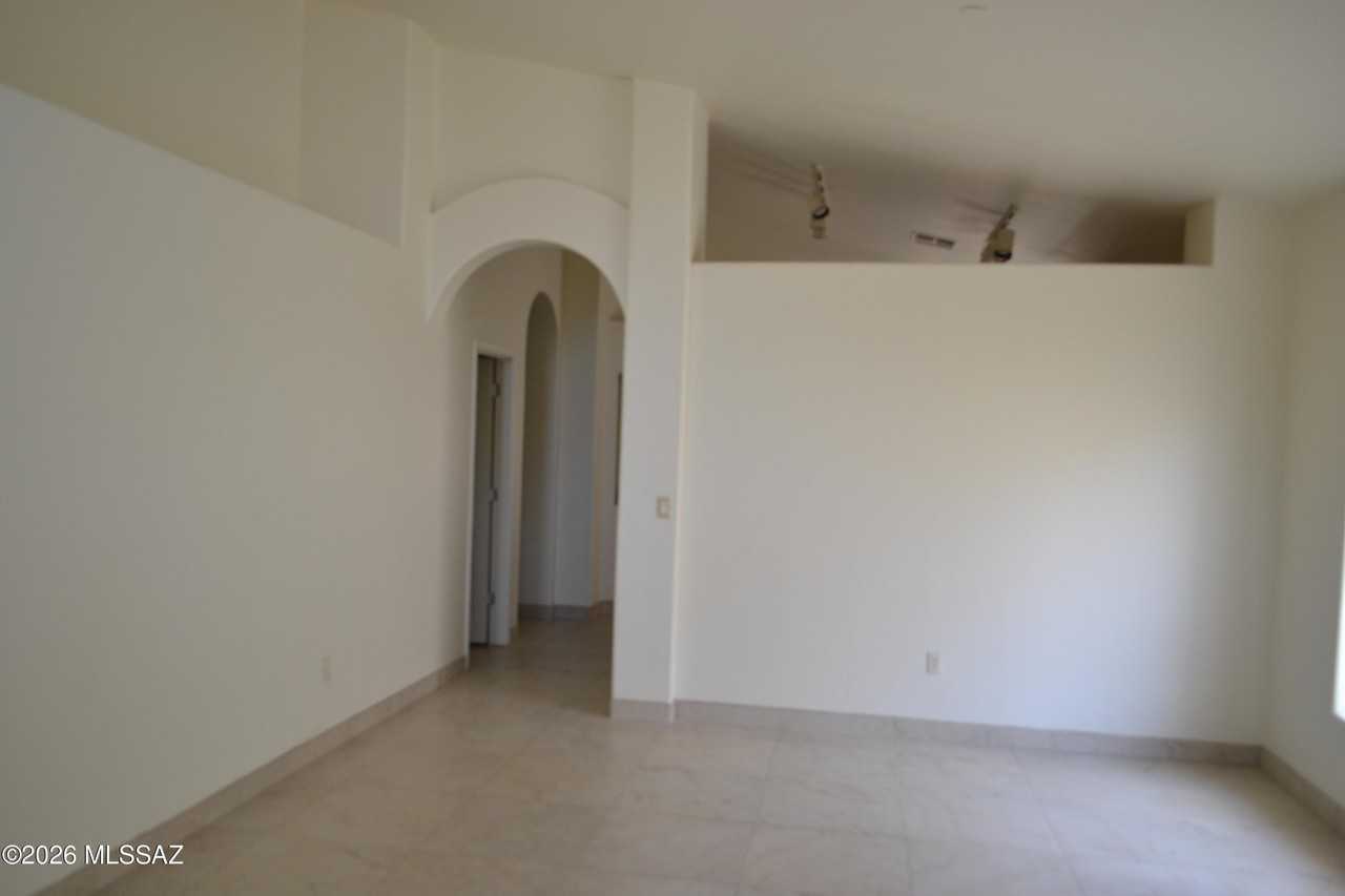 335 E Camino Del Abeto - Photo 3 of 29