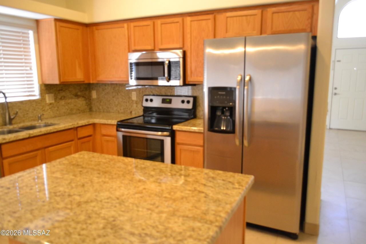 335 E Camino Del Abeto - Photo 6 of 29