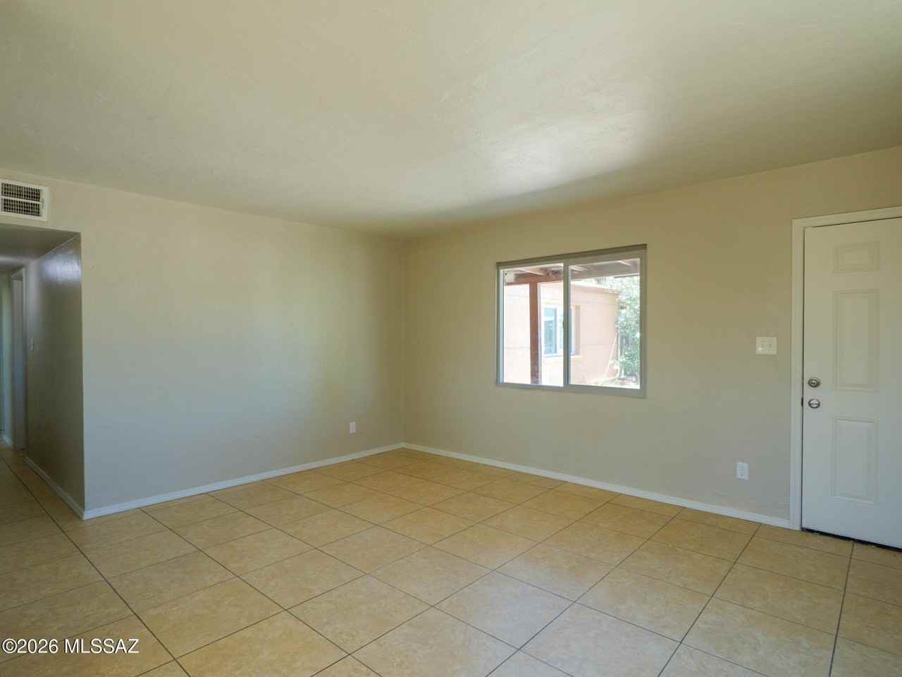 4512 E 17th St - Photo 2 of 19