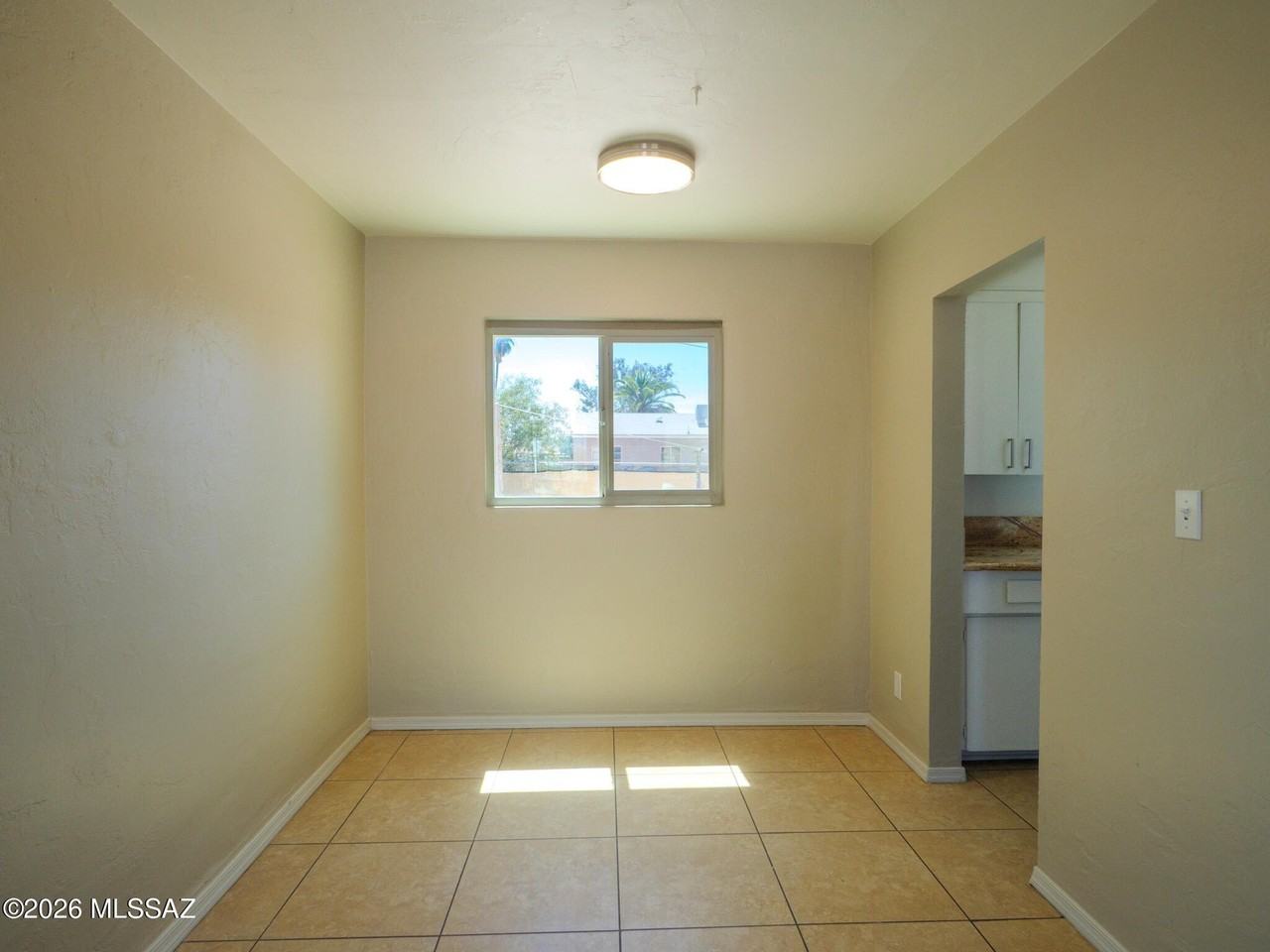 4512 E 17th St - Photo 6 of 19