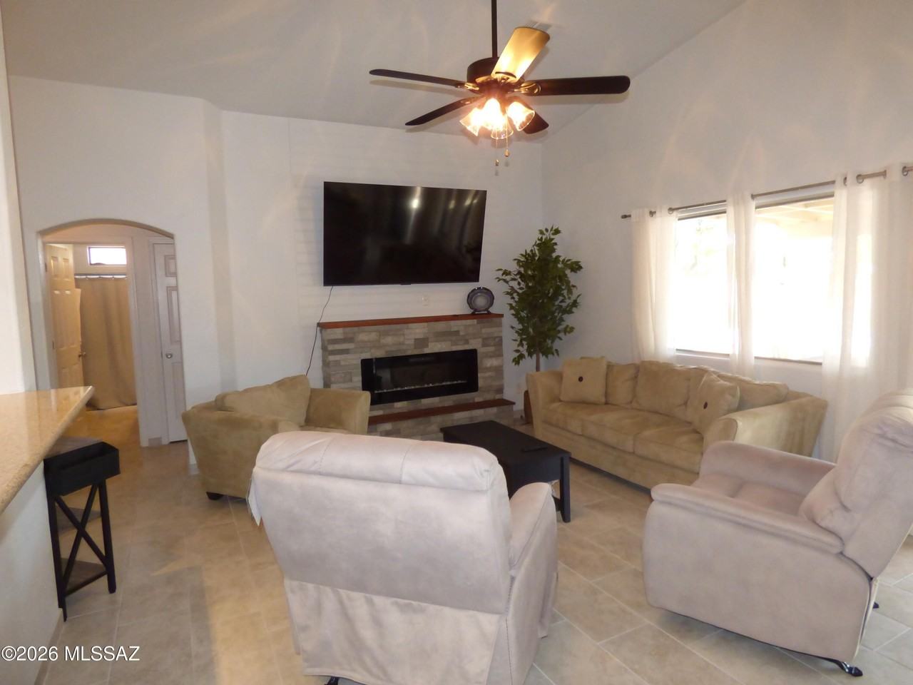 3626 W Saint Albans Pl - Photo 4 of 28