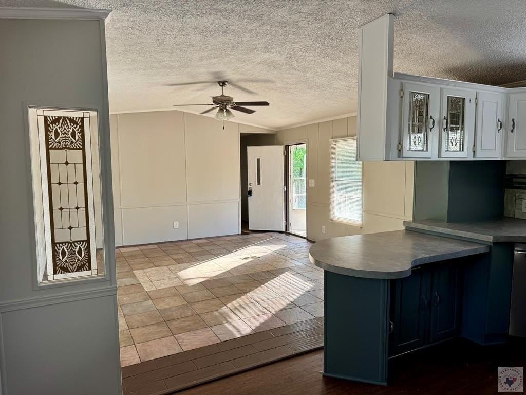 1736 County Road 4223 - Photo 3 of 11