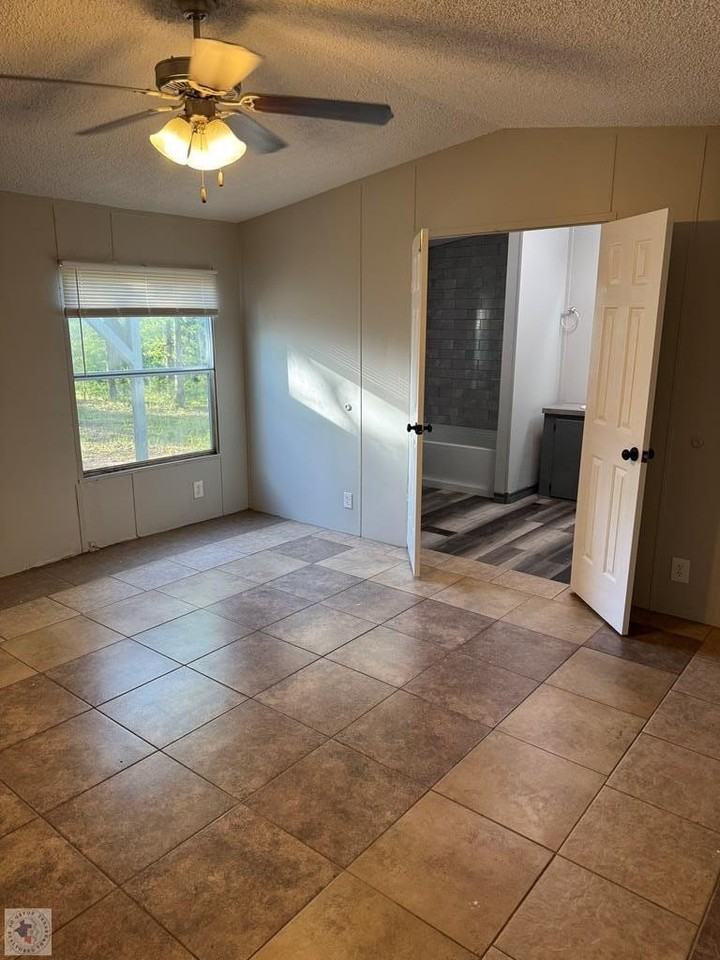 1736 County Road 4223 - Photo 7 of 11