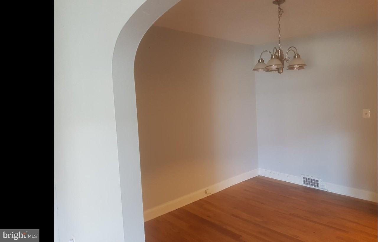 1143 19th St Ne - Photo 3 of 7