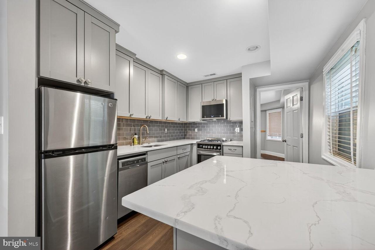 1409 Hopkins St Nw Apt 1 - Photo 4 of 10