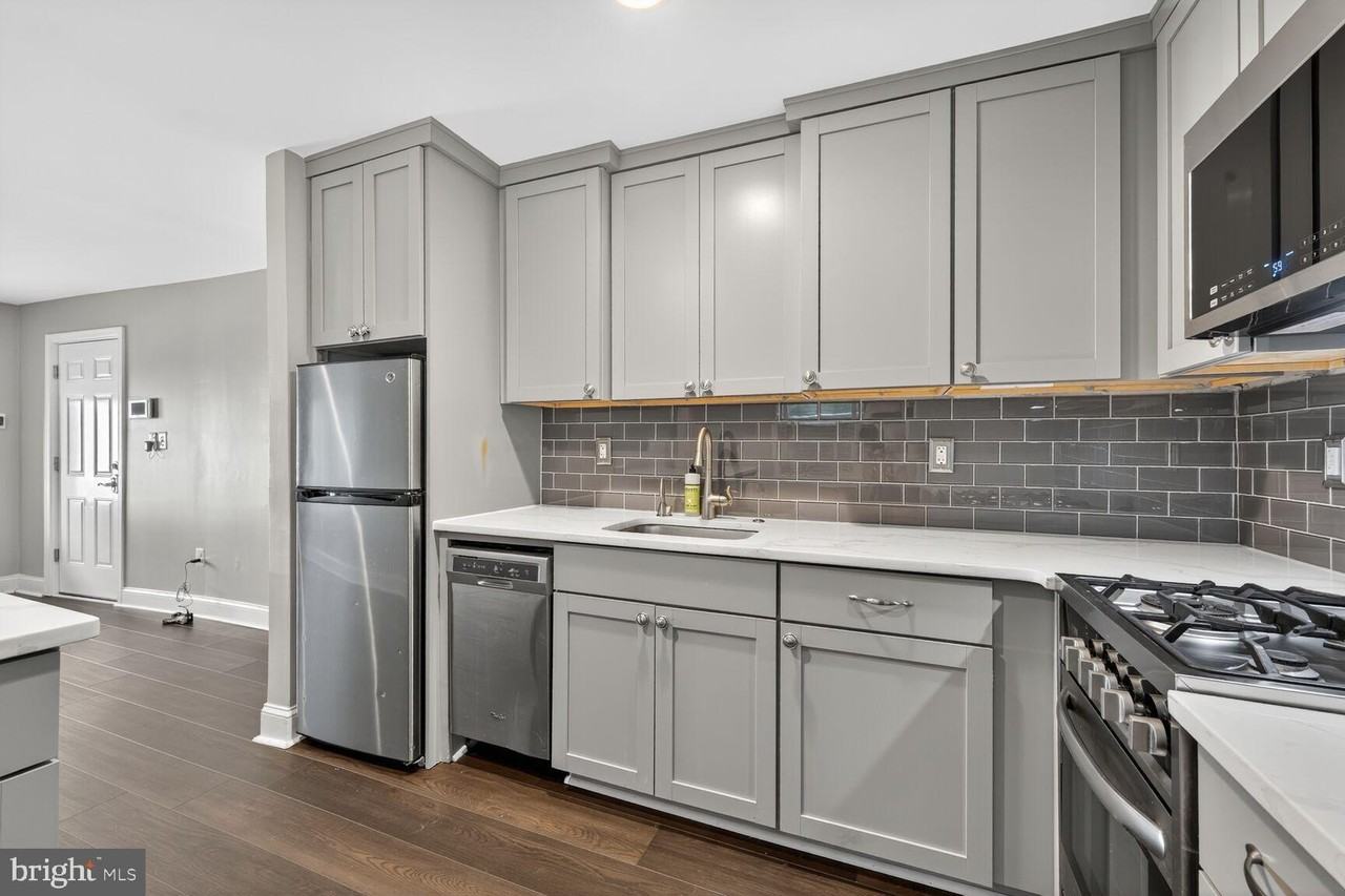 1409 Hopkins St Nw Apt 1 - Photo 5 of 10