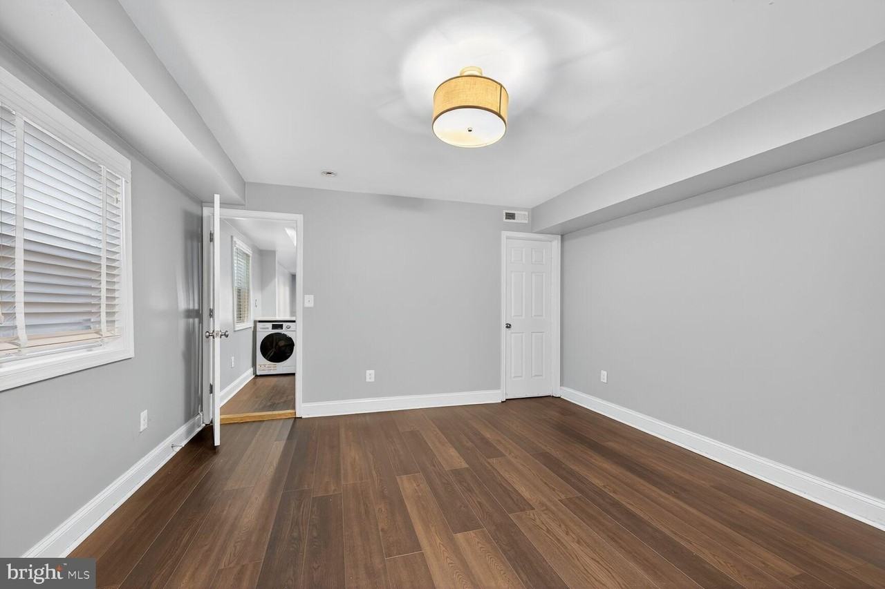 1409 Hopkins St Nw Apt 1 - Photo 7 of 10