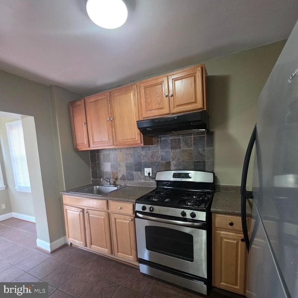 5305 Central Ave Se - Photo 3 of 17