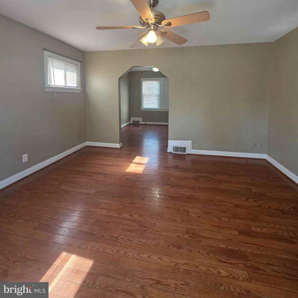 5305 Central Ave Se - Photo 4 of 17