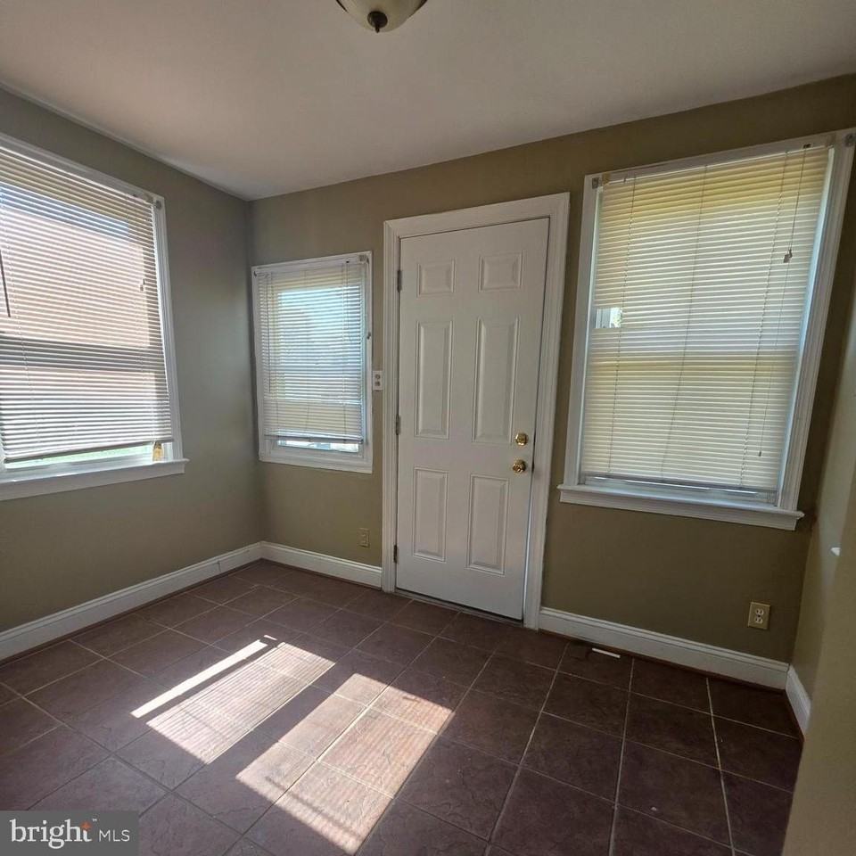 5305 Central Ave Se - Photo 6 of 17