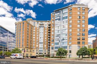 555 Massachusetts Ave Nw #807 - Photo 1 of 1