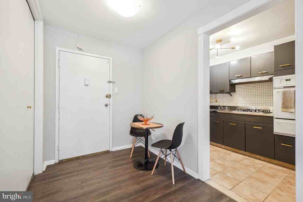 2401 H St Nw Apt 903 - Photo 5 of 30