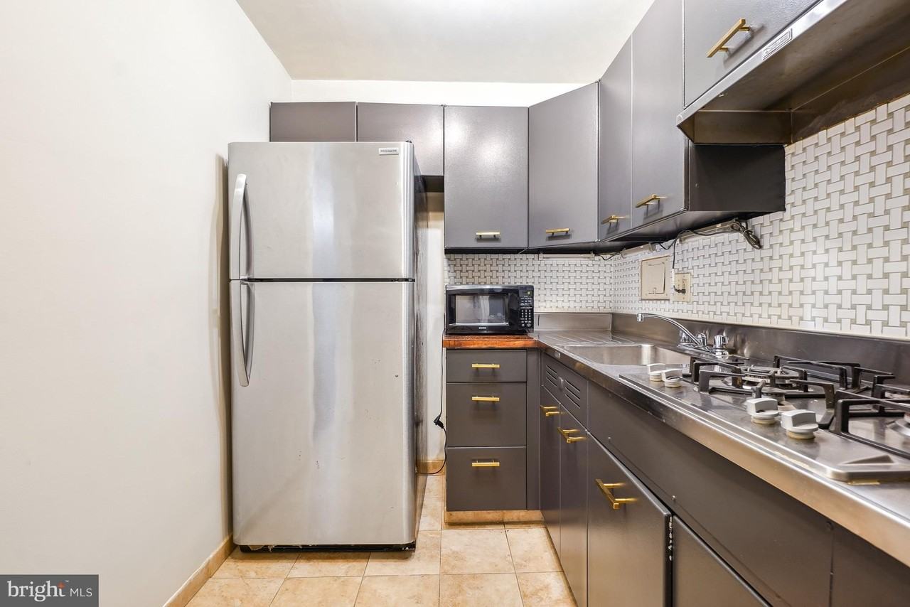 2401 H St Nw Apt 903 - Photo 7 of 30