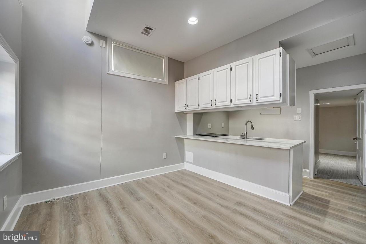 1213 12th St Nw Apt C - Photo 3 of 19