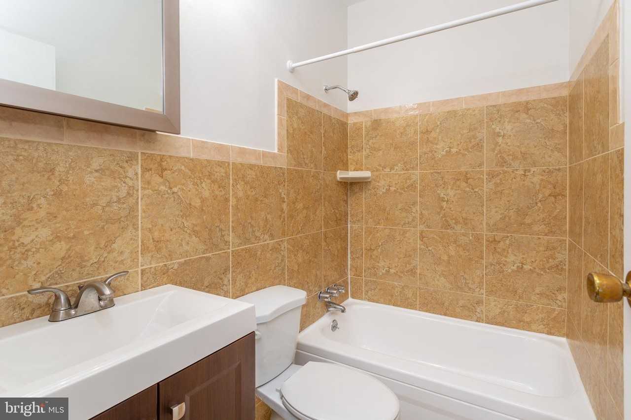 1213 12th St Nw Apt C - Photo 7 of 19