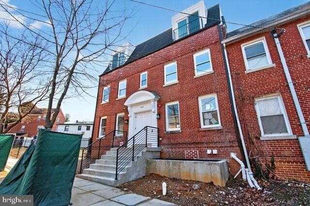 3013 Nelson Pl Se - Photo 2 of 12