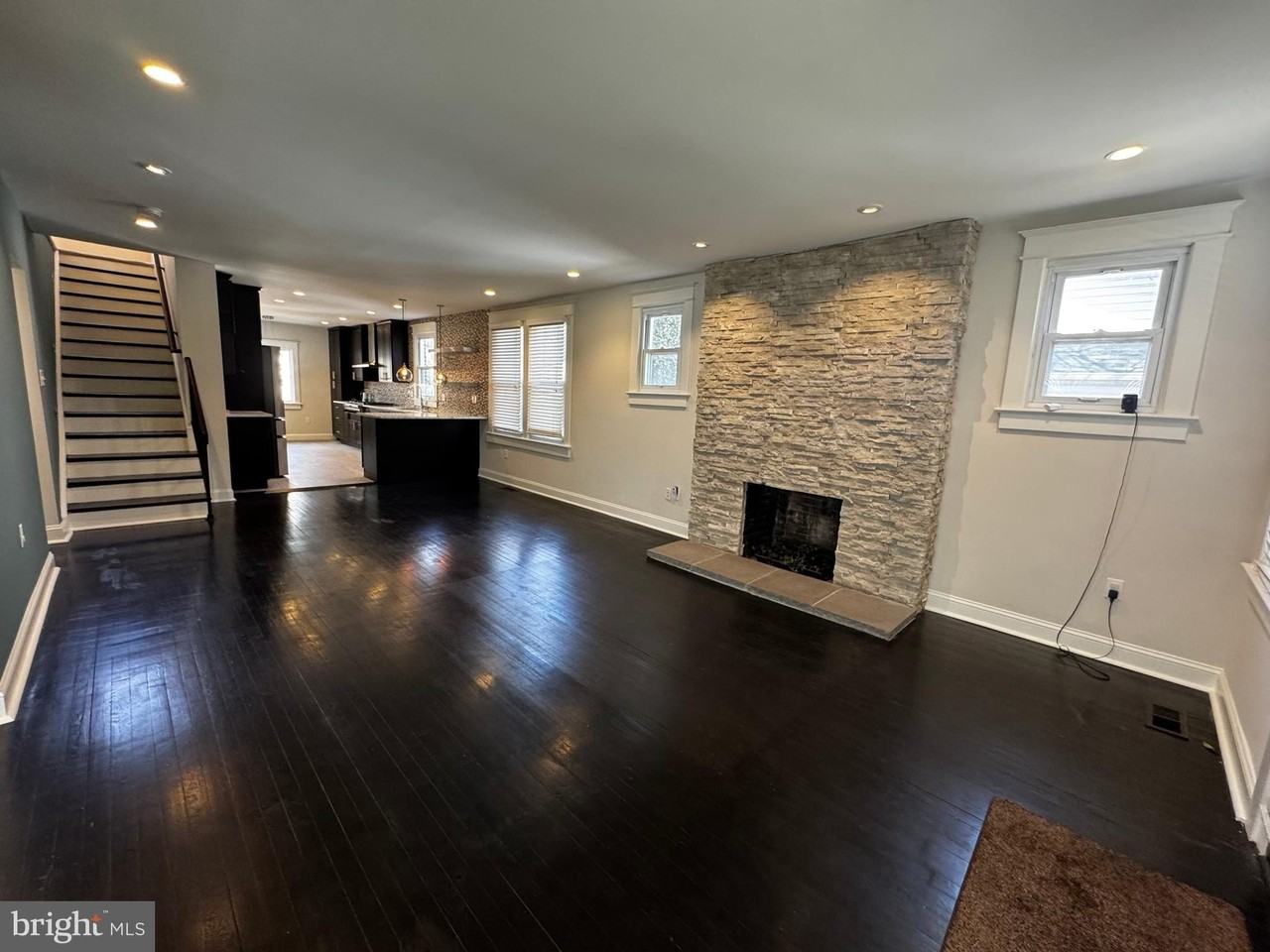 513 Whittier St Nw - Photo 6 of 49