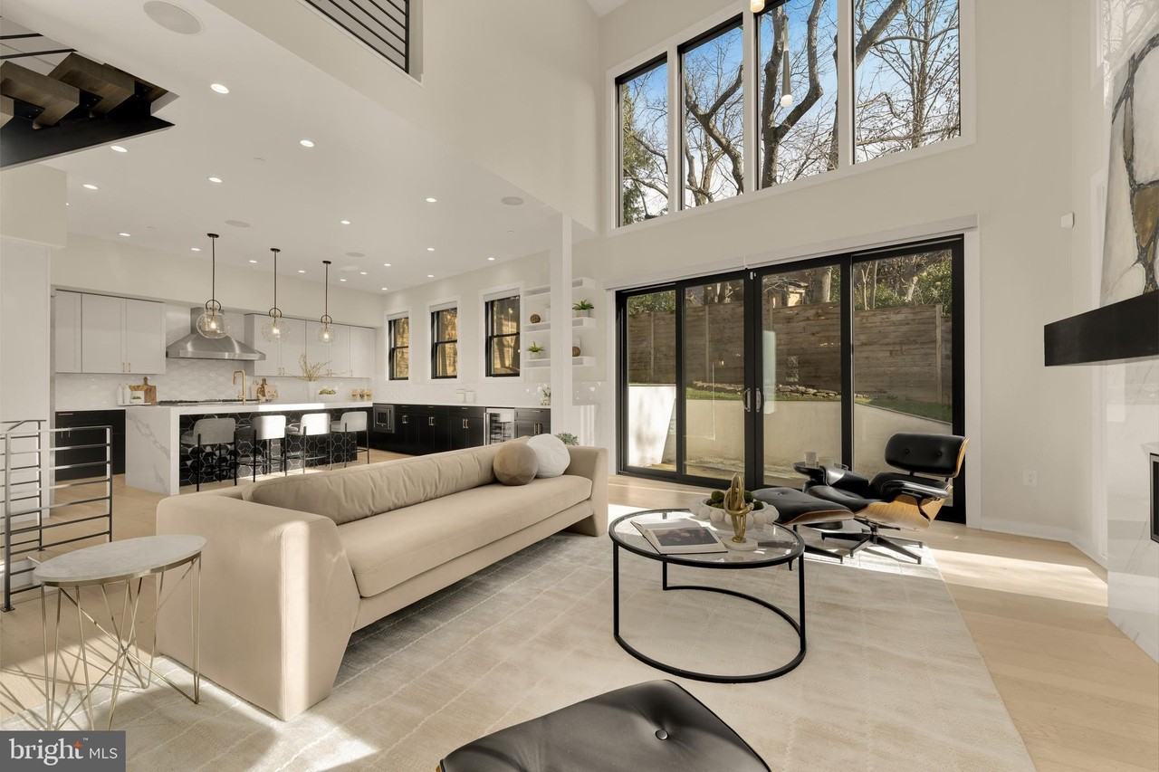 4913 Sherier Pl Nw - Photo 3 of 34