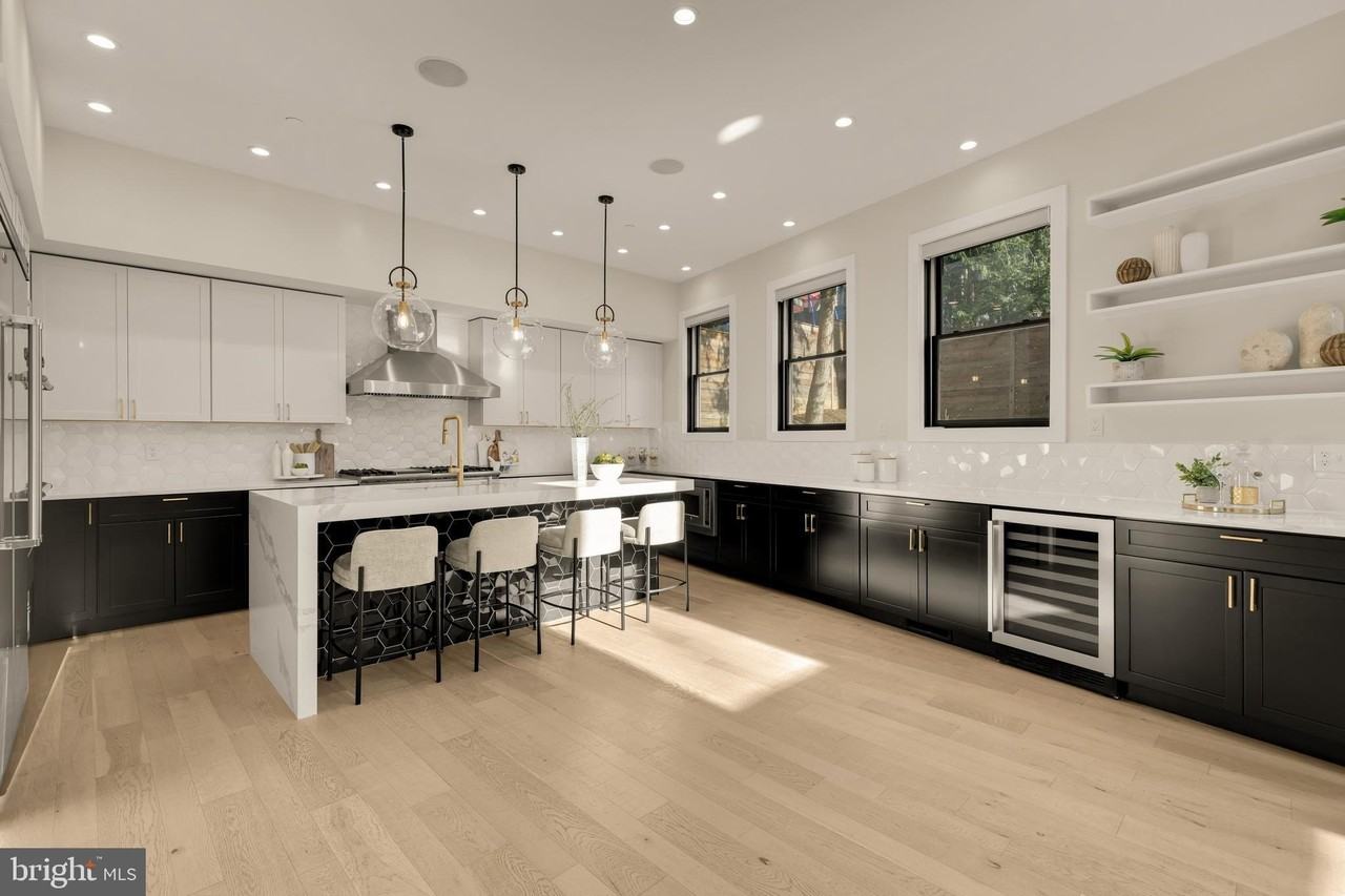 4913 Sherier Pl Nw - Photo 6 of 34