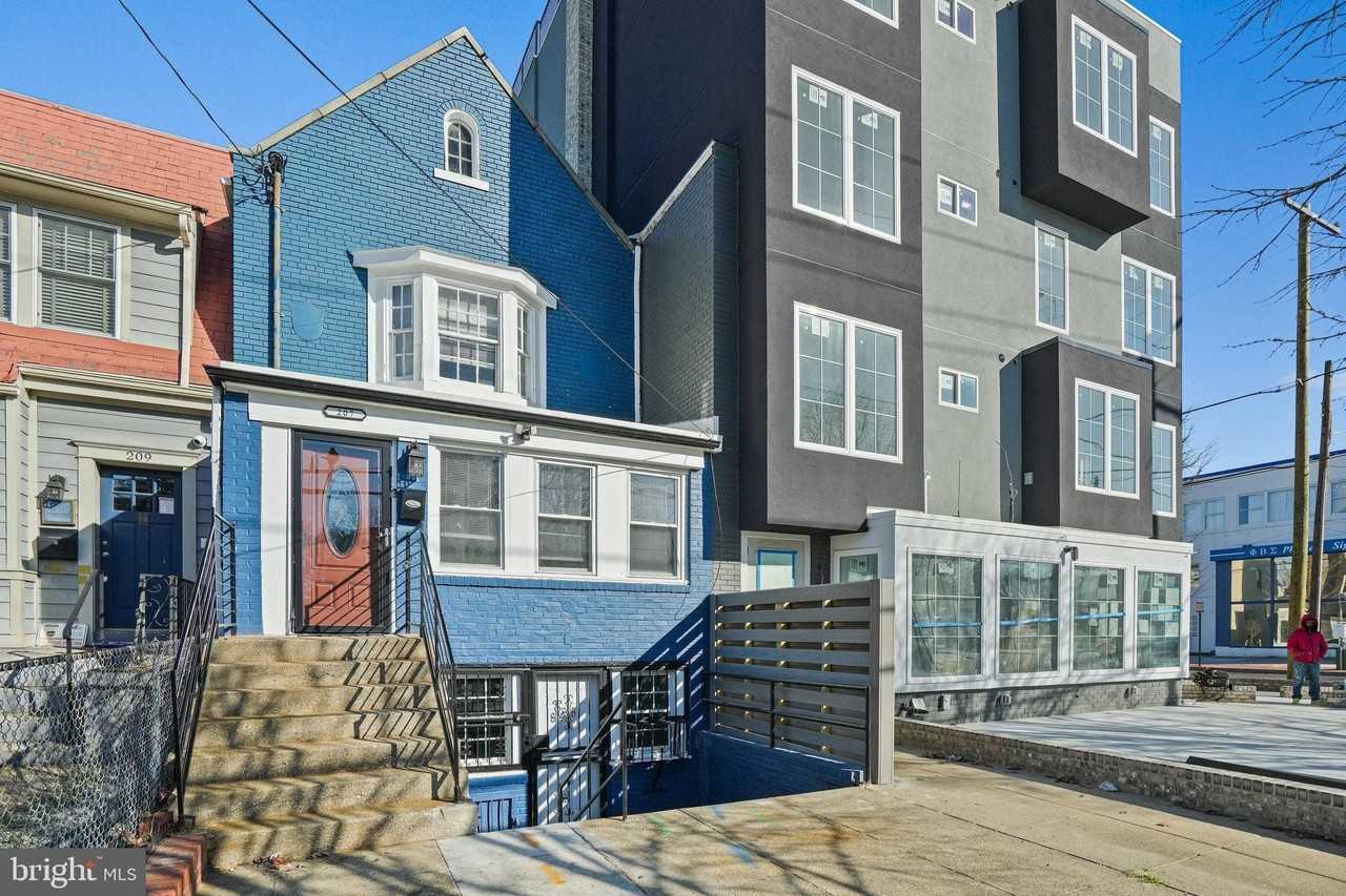 207 Kennedy St Nw - Photo 2 of 32