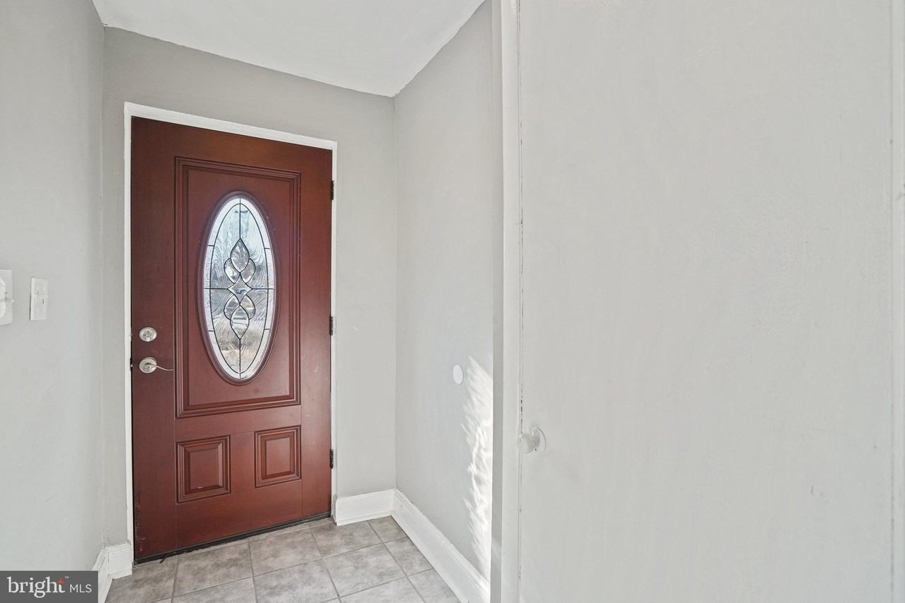 207 Kennedy St Nw - Photo 4 of 32