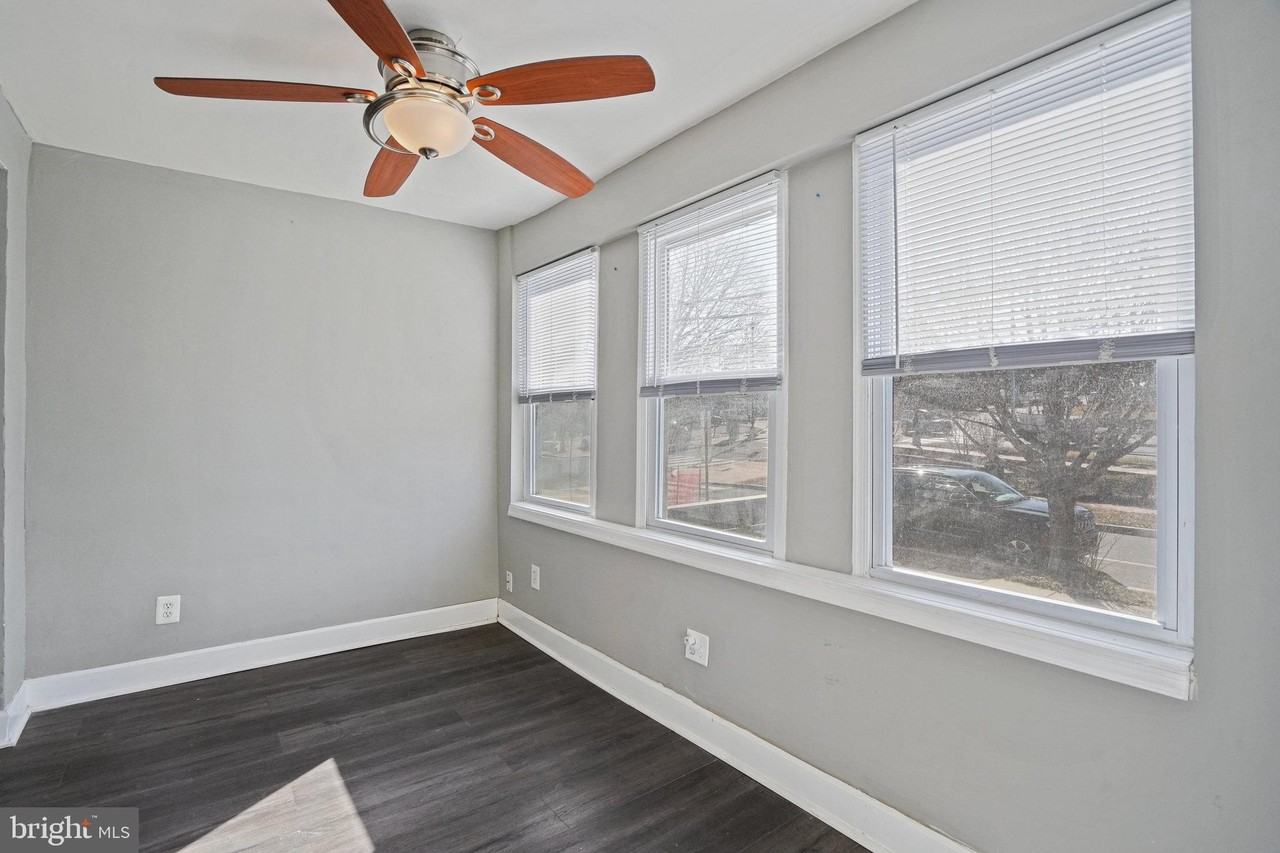 207 Kennedy St Nw - Photo 6 of 32