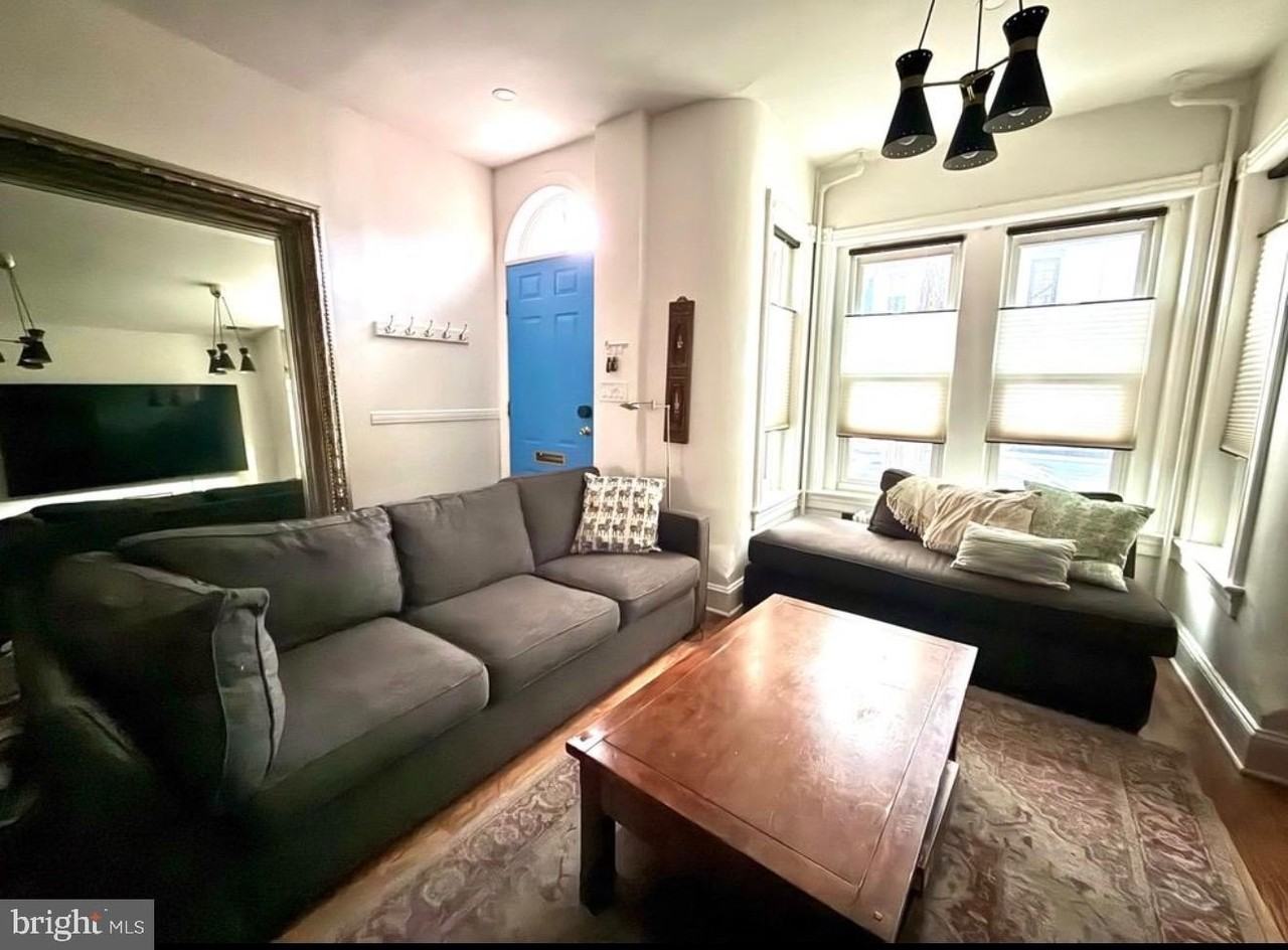 768 Harvard St Nw - Photo 4 of 14