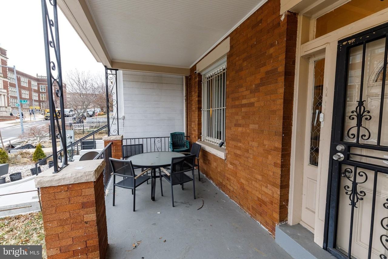 1113 Clifton St Nw - Photo 4 of 45