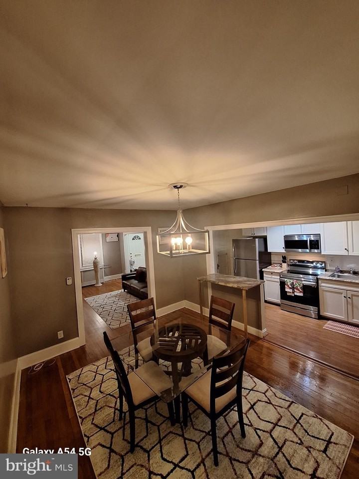 3815 W St Nw - Photo 2 of 13