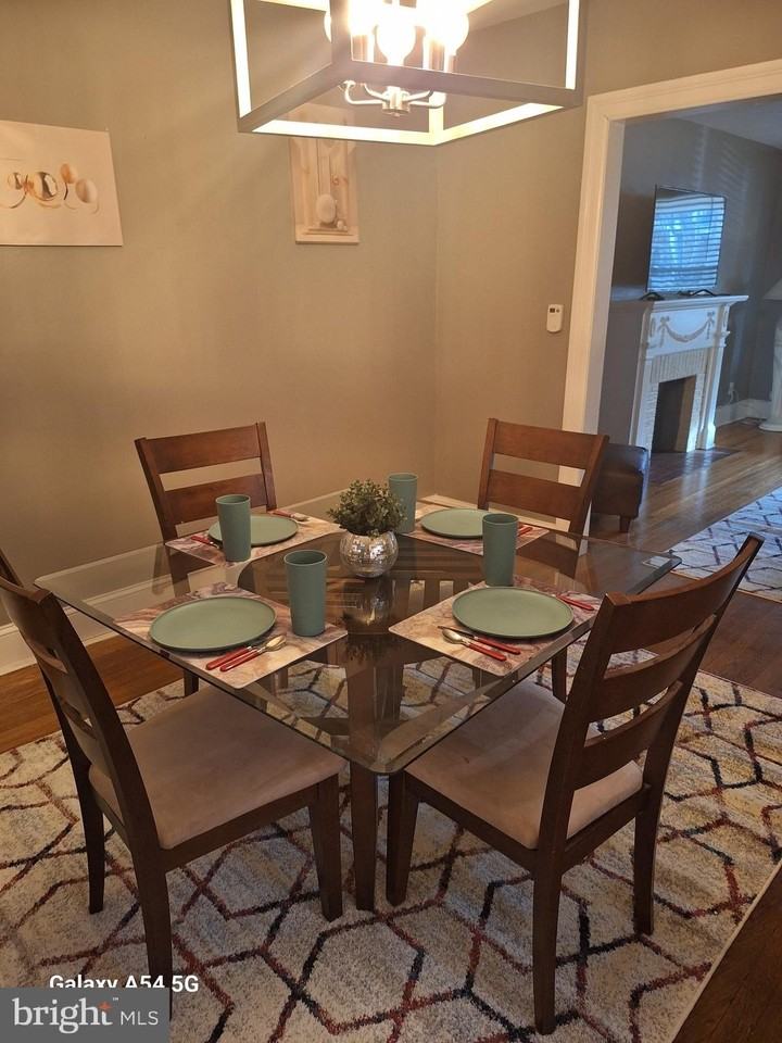 3815 W St Nw - Photo 3 of 13