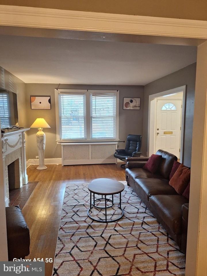 3815 W St Nw - Photo 7 of 13