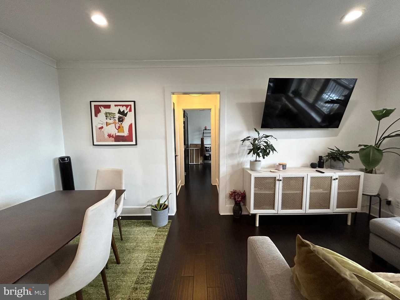 939 Longfellow St Nw #203 - Photo 5 of 25