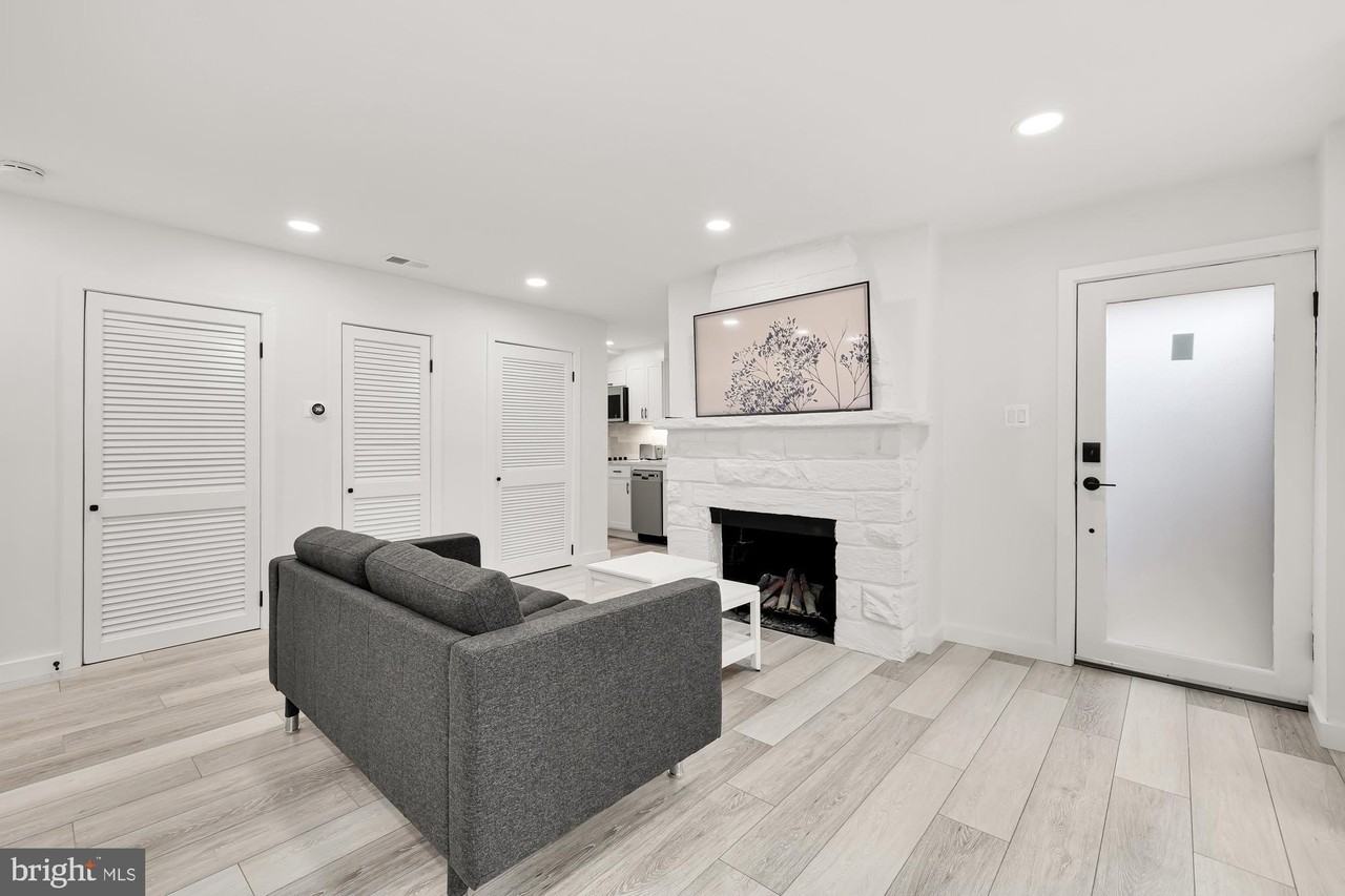 1821 19th St Nw #2 - Photo 7 of 24