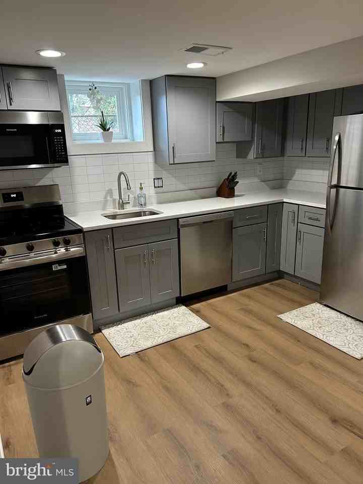 1516 Hamilton St Nw - Photo 2 of 14