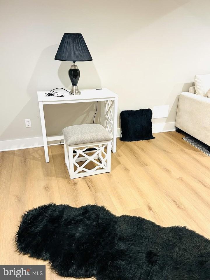 1516 Hamilton St Nw - Photo 5 of 14