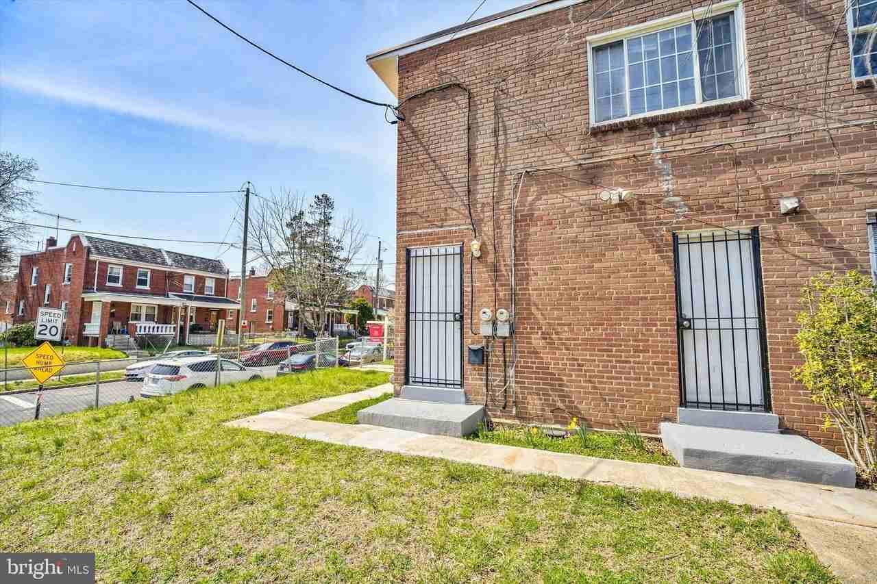 1244 Savannah Pl Se Unit B - Photo 2 of 28