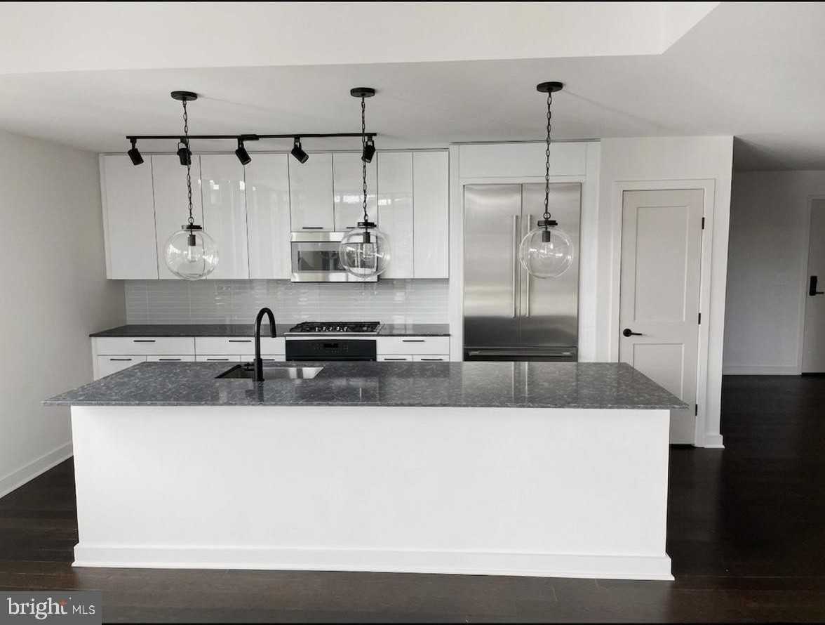 70 N St Se Unit N301 - Photo 3 of 13