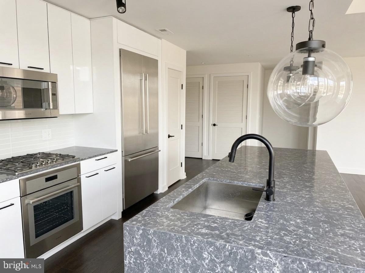 70 N St Se Unit N301 - Photo 5 of 13