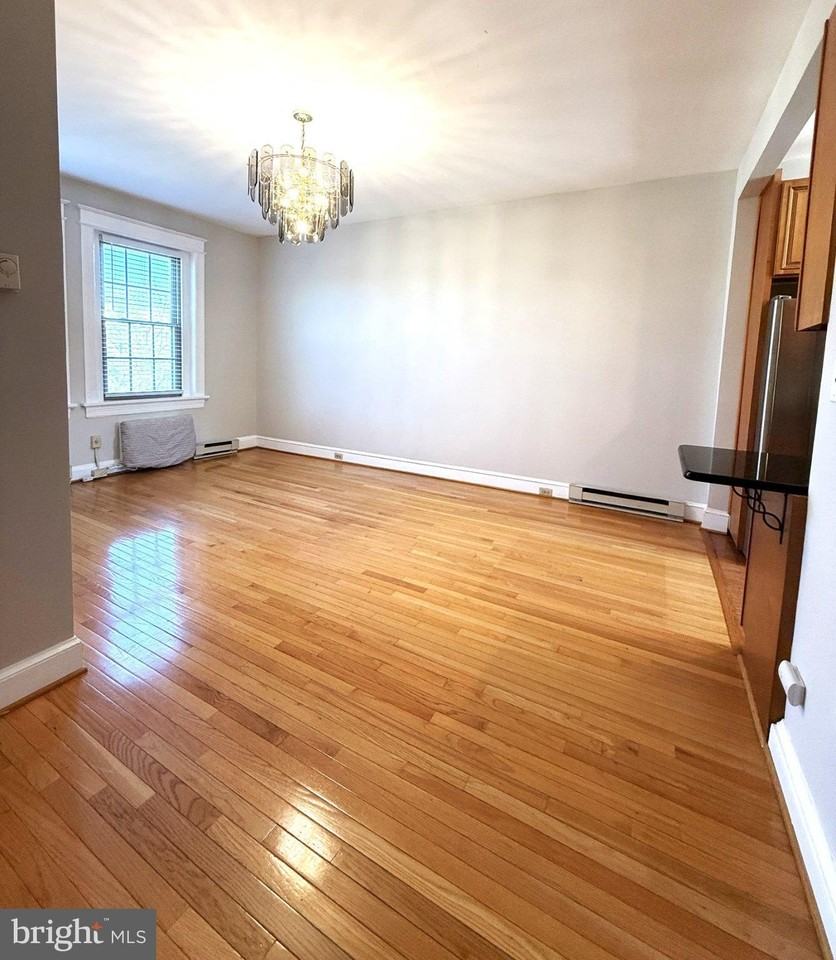 2010 Kalorama Rd Nw Apt 402 - Photo 4 of 18