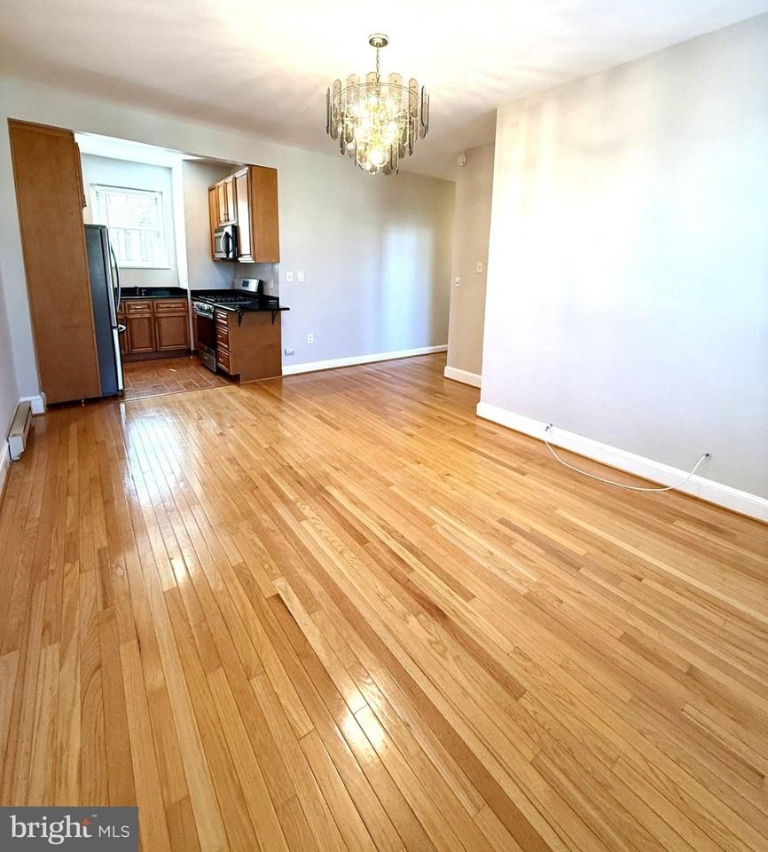 2010 Kalorama Rd Nw Apt 402 - Photo 7 of 18