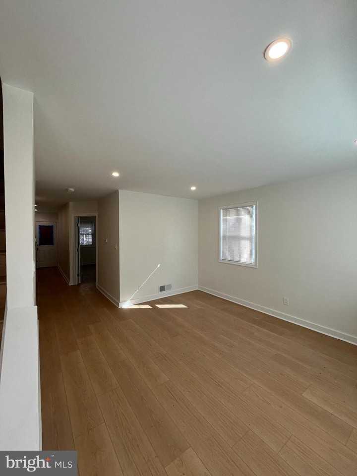 5014 Nash St Ne - Photo 2 of 14