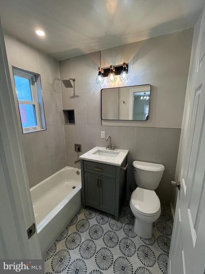 5014 Nash St Ne - Photo 5 of 14