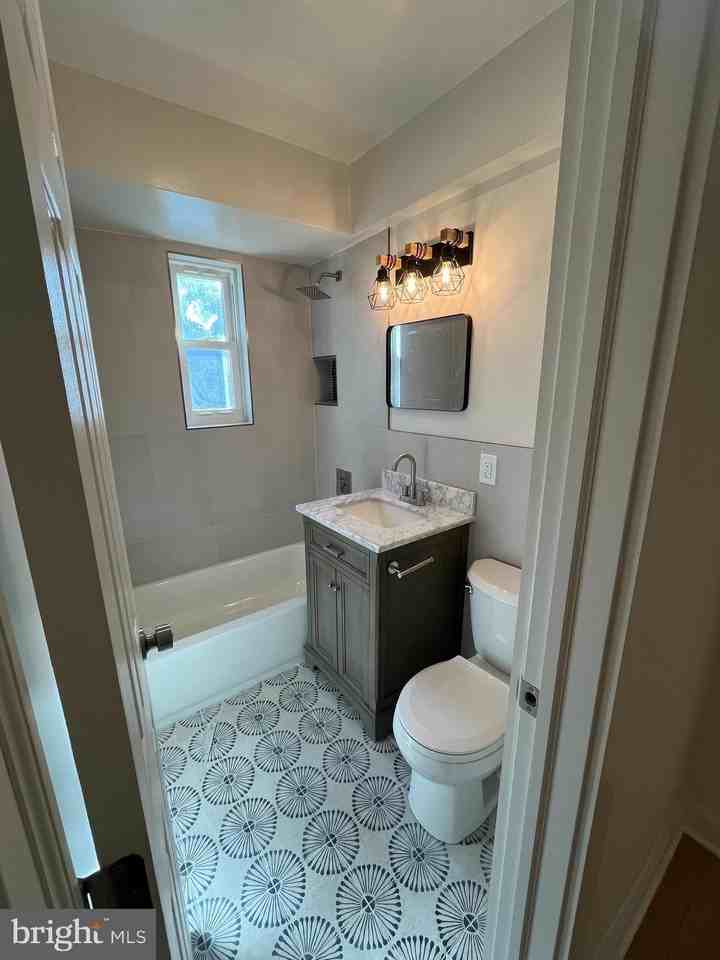 5014 Nash St Ne - Photo 7 of 14