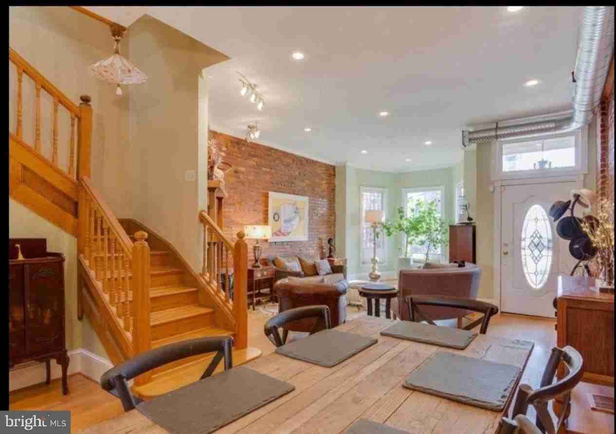 1311 Irving St Nw - Photo 4 of 14