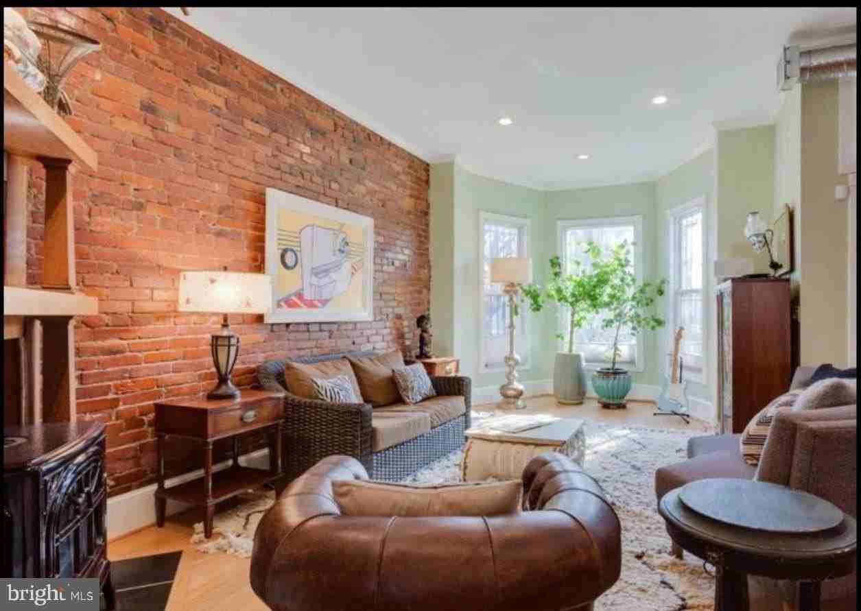 1311 Irving St Nw - Photo 5 of 14