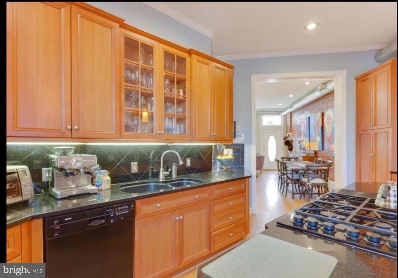 1311 Irving St Nw - Photo 7 of 14